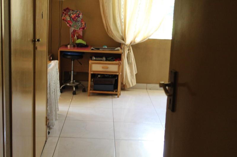 2 Bedroom Property for Sale in Glen Austin Gauteng