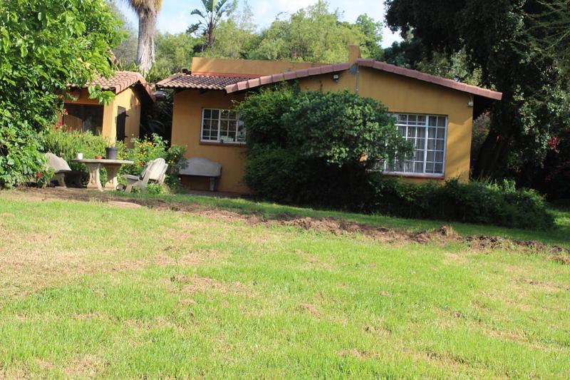 2 Bedroom Property for Sale in Glen Austin Gauteng