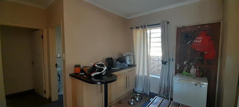 2 Bedroom Property for Sale in Rooihuiskraal North Gauteng