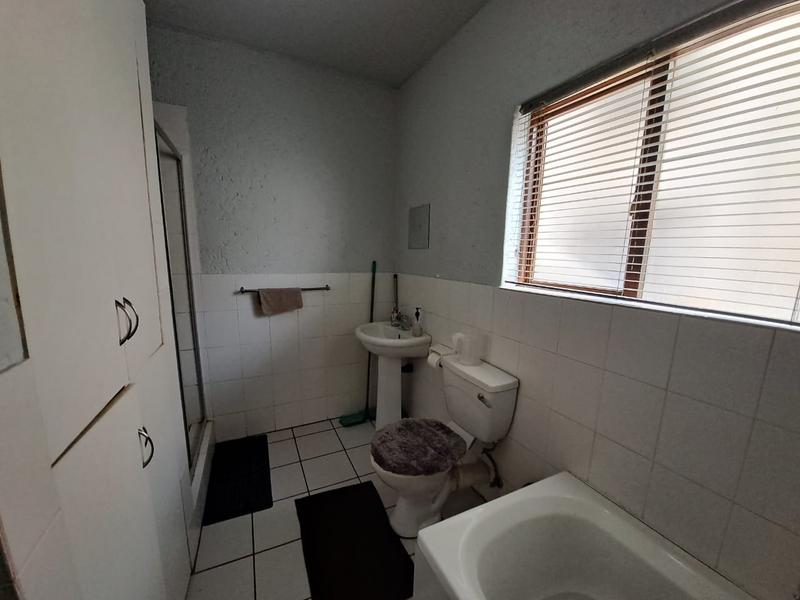 To Let 1 Bedroom Property for Rent in Westdene Gauteng