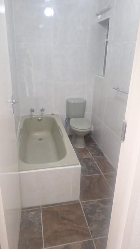 To Let 2 Bedroom Property for Rent in Florida Gauteng