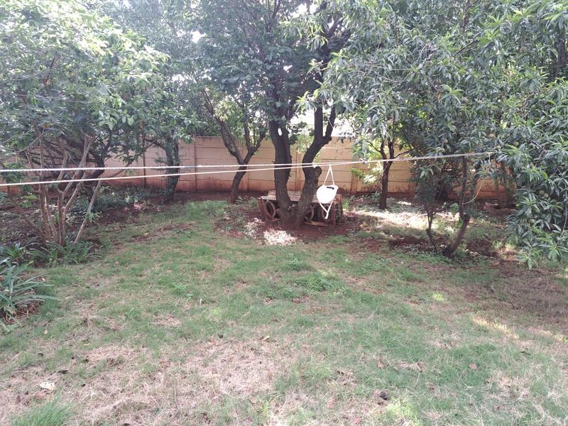 To Let 3 Bedroom Property for Rent in Florida Gauteng