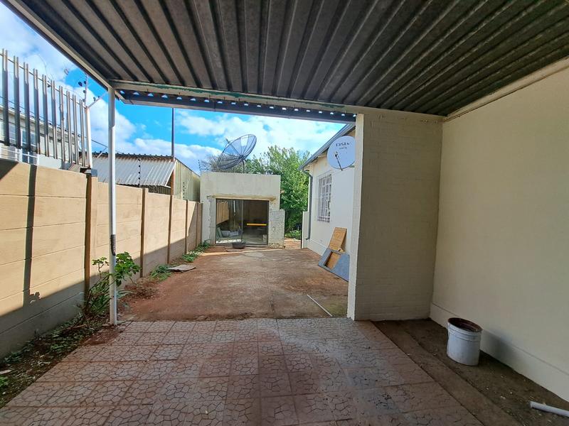 To Let 3 Bedroom Property for Rent in Florida Gauteng