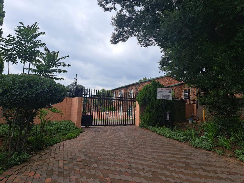 2 Bedroom Property for Sale in Discovery Gauteng
