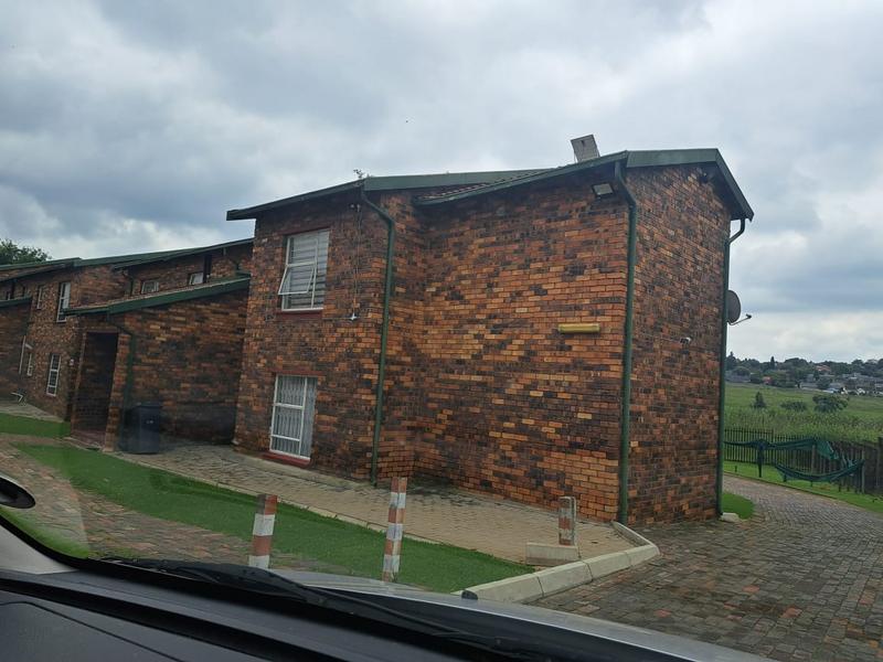 2 Bedroom Property for Sale in Discovery Gauteng