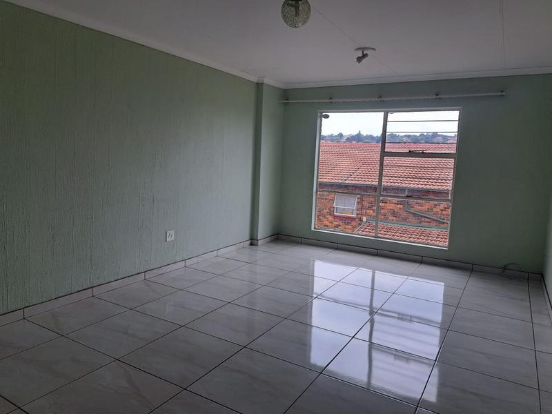 2 Bedroom Property for Sale in Discovery Gauteng