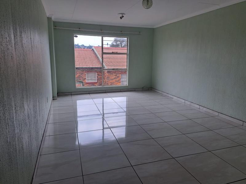 2 Bedroom Property for Sale in Discovery Gauteng