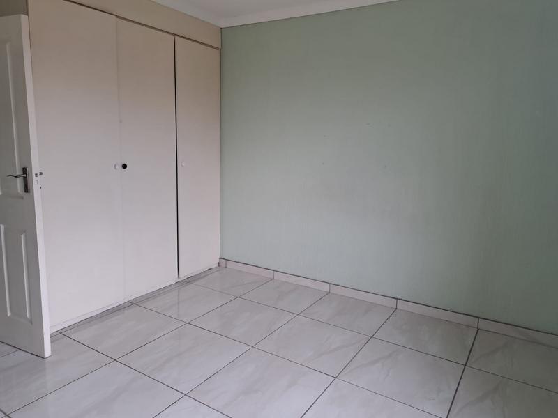 2 Bedroom Property for Sale in Discovery Gauteng
