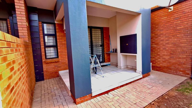 2 Bedroom Property for Sale in Montana Tuine Gauteng