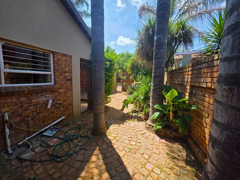 4 Bedroom Property for Sale in Allen Grove Gauteng