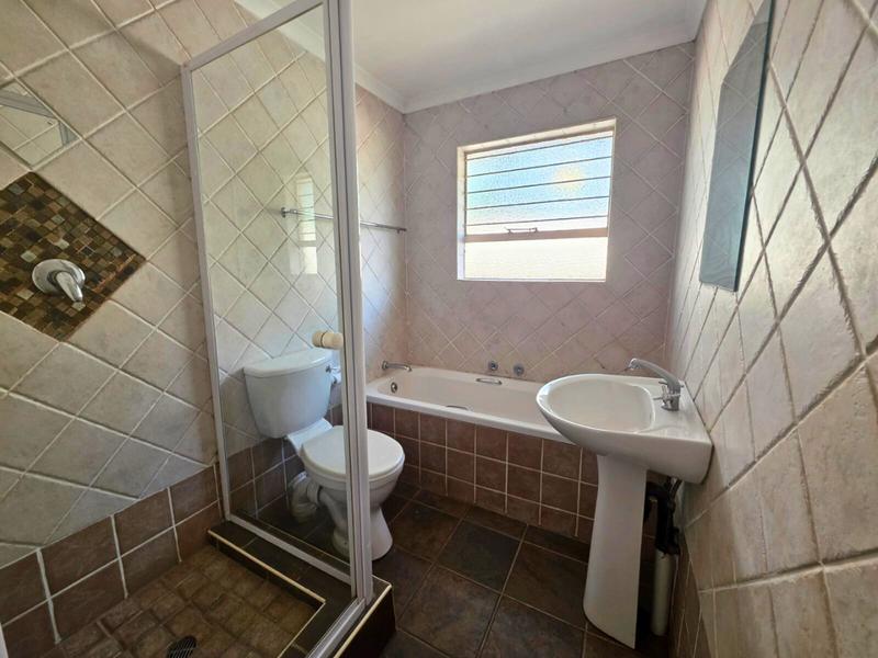 4 Bedroom Property for Sale in Allen Grove Gauteng