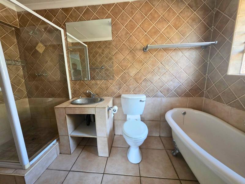 4 Bedroom Property for Sale in Allen Grove Gauteng