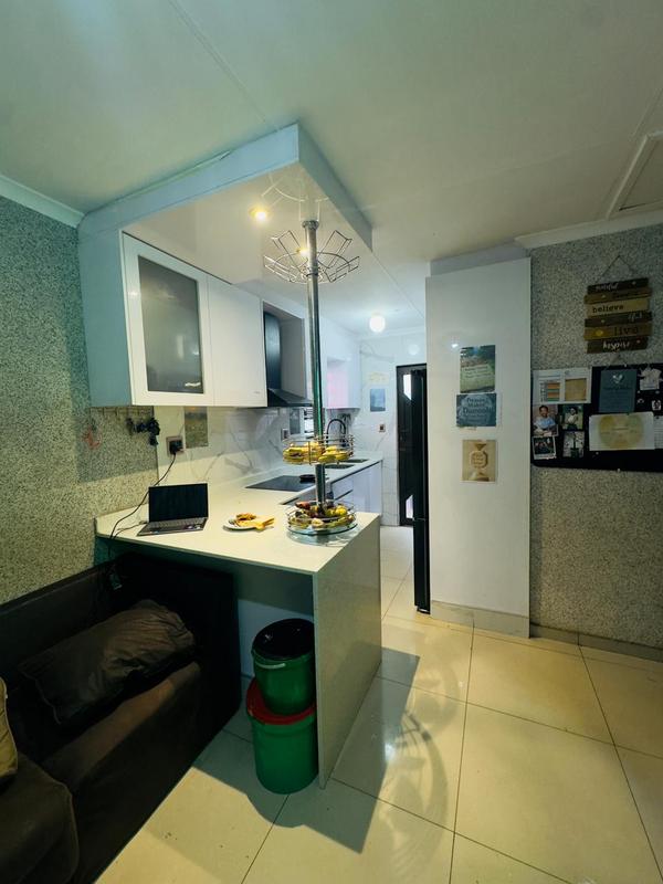 5 Bedroom Property for Sale in Protea Glen Gauteng