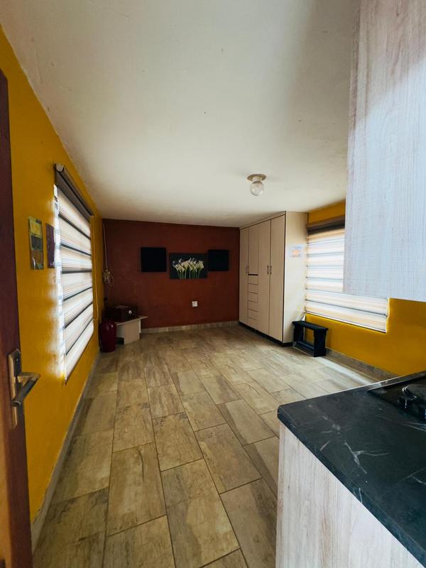 5 Bedroom Property for Sale in Protea Glen Gauteng