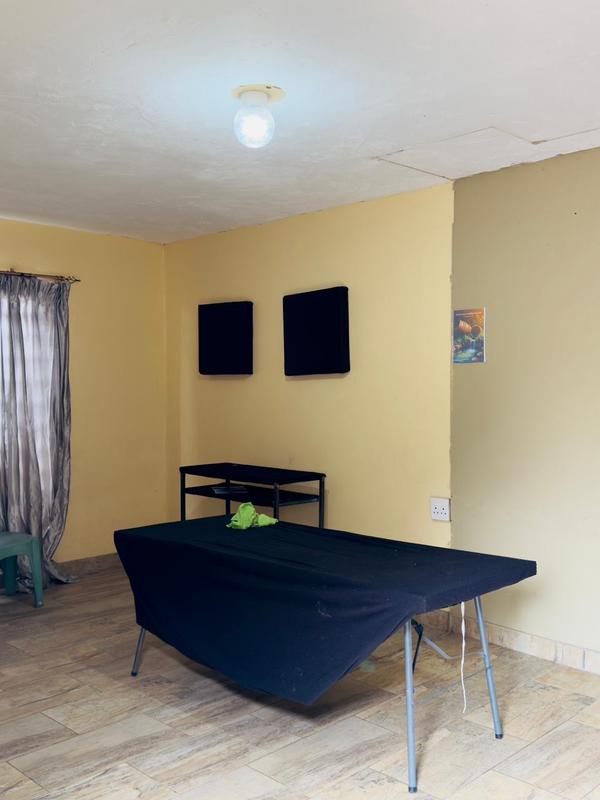 5 Bedroom Property for Sale in Protea Glen Gauteng