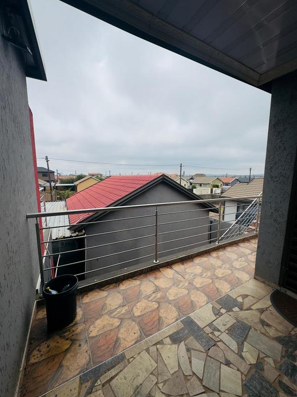 5 Bedroom Property for Sale in Protea Glen Gauteng