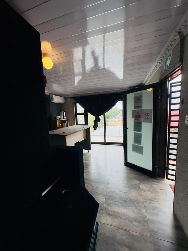 5 Bedroom Property for Sale in Protea Glen Gauteng