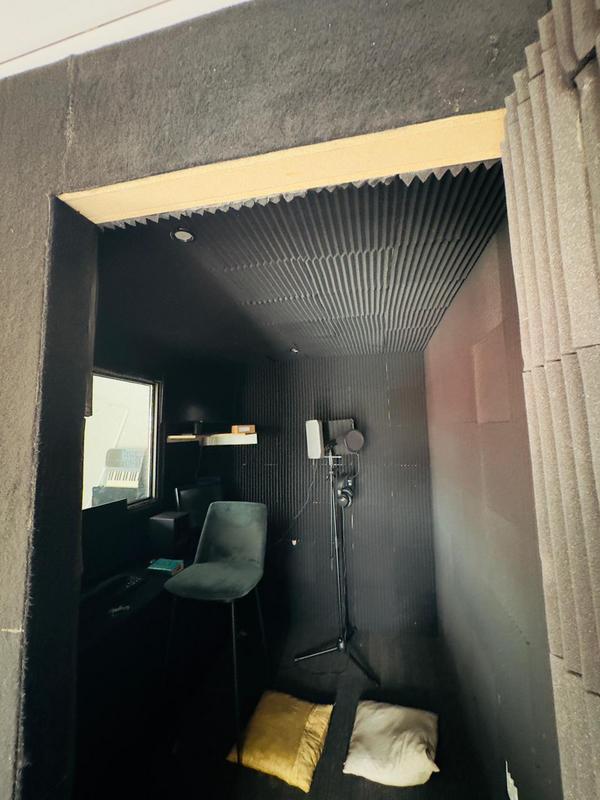 5 Bedroom Property for Sale in Protea Glen Gauteng