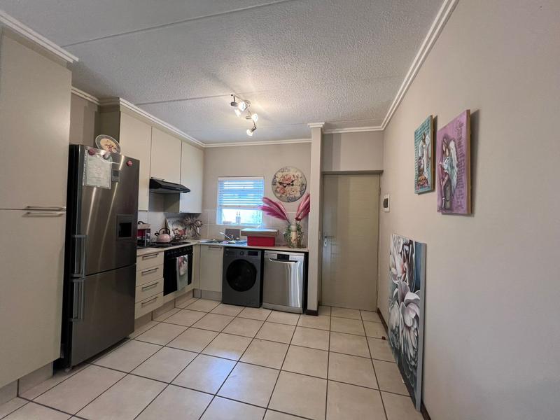 To Let 1 Bedroom Property for Rent in Bryanston Gauteng