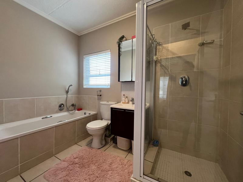 To Let 1 Bedroom Property for Rent in Bryanston Gauteng