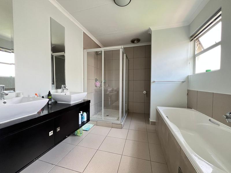 To Let 3 Bedroom Property for Rent in Fourways Gauteng