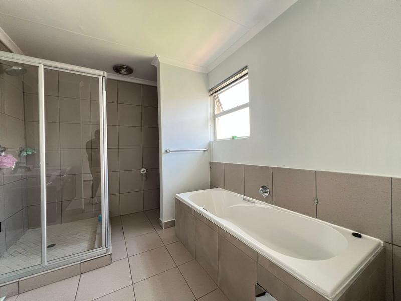 To Let 3 Bedroom Property for Rent in Fourways Gauteng