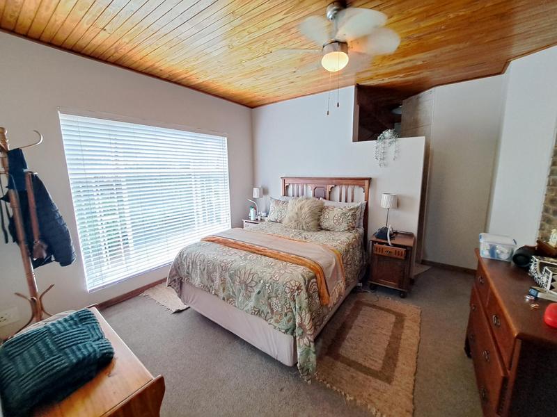 6 Bedroom Property for Sale in Eldoraigne Gauteng