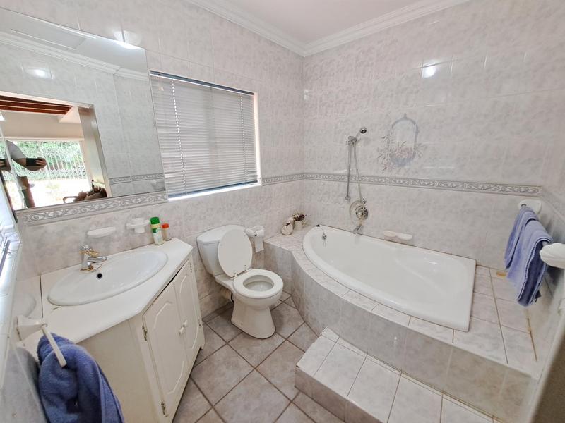 6 Bedroom Property for Sale in Eldoraigne Gauteng