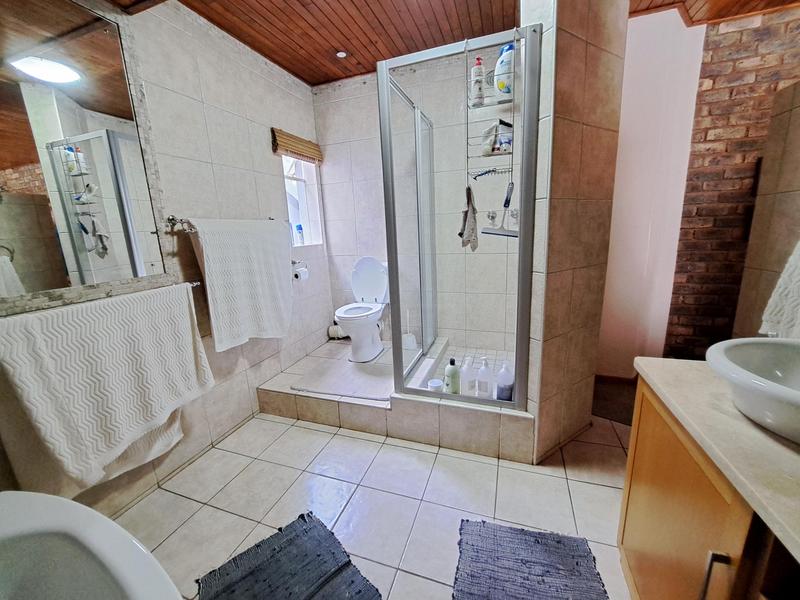 6 Bedroom Property for Sale in Eldoraigne Gauteng