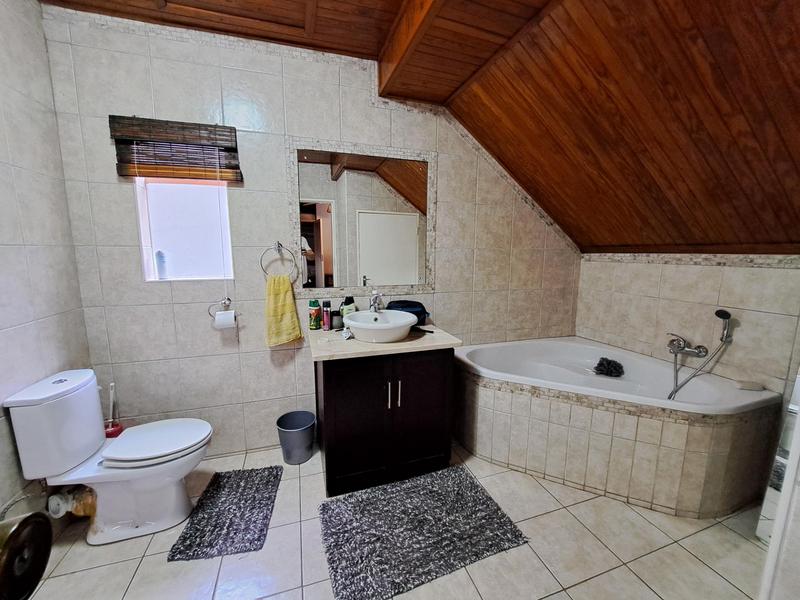 6 Bedroom Property for Sale in Eldoraigne Gauteng