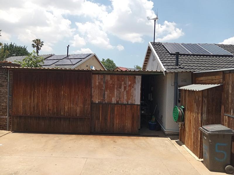 4 Bedroom Property for Sale in Greenhills Gauteng