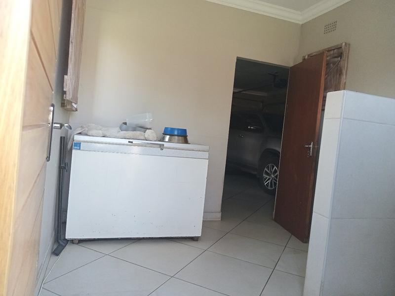 4 Bedroom Property for Sale in Helikonpark Gauteng