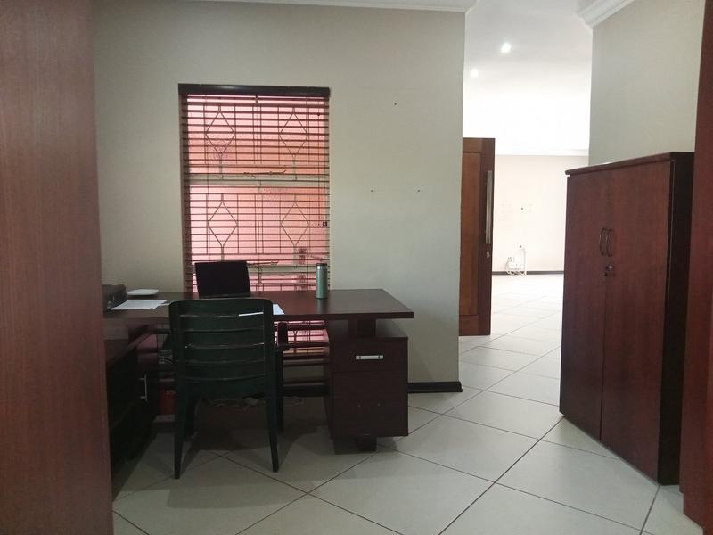 4 Bedroom Property for Sale in Helikonpark Gauteng