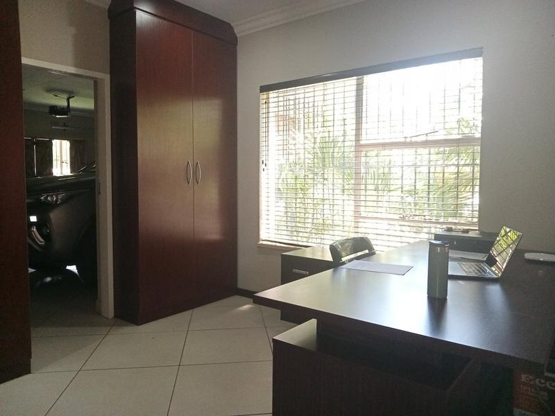 4 Bedroom Property for Sale in Helikonpark Gauteng