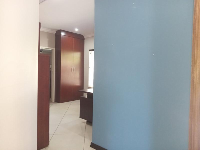 4 Bedroom Property for Sale in Helikonpark Gauteng