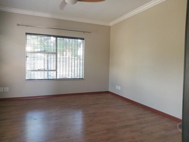 4 Bedroom Property for Sale in Helikonpark Gauteng