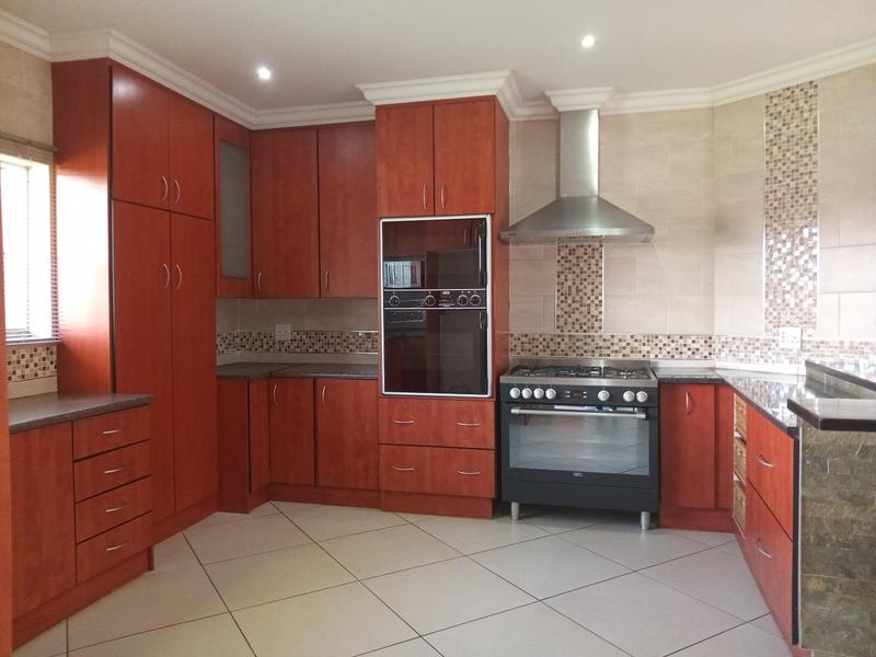 4 Bedroom Property for Sale in Helikonpark Gauteng