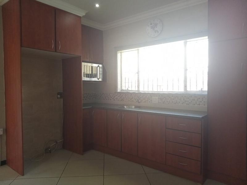 4 Bedroom Property for Sale in Helikonpark Gauteng