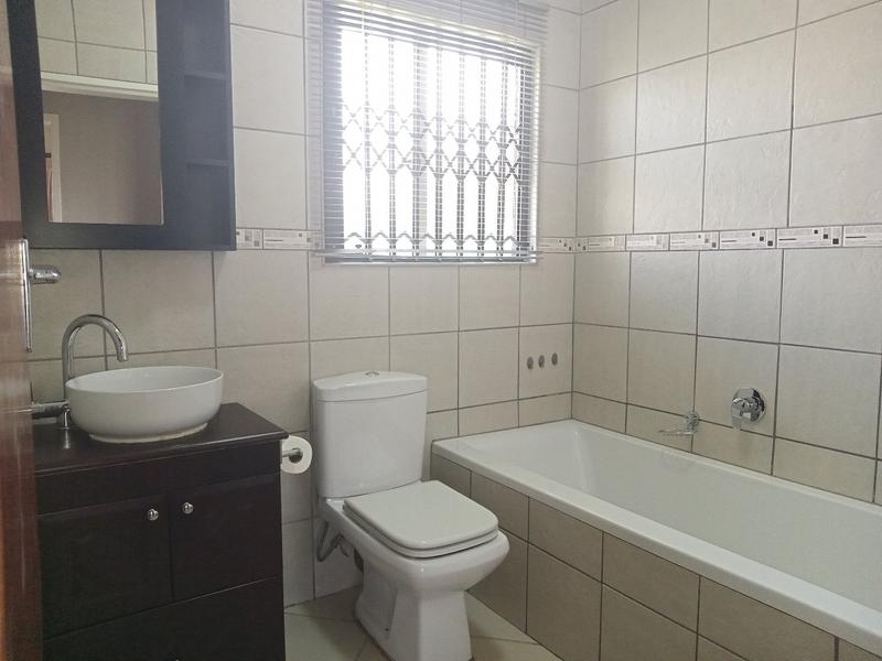 4 Bedroom Property for Sale in Helikonpark Gauteng