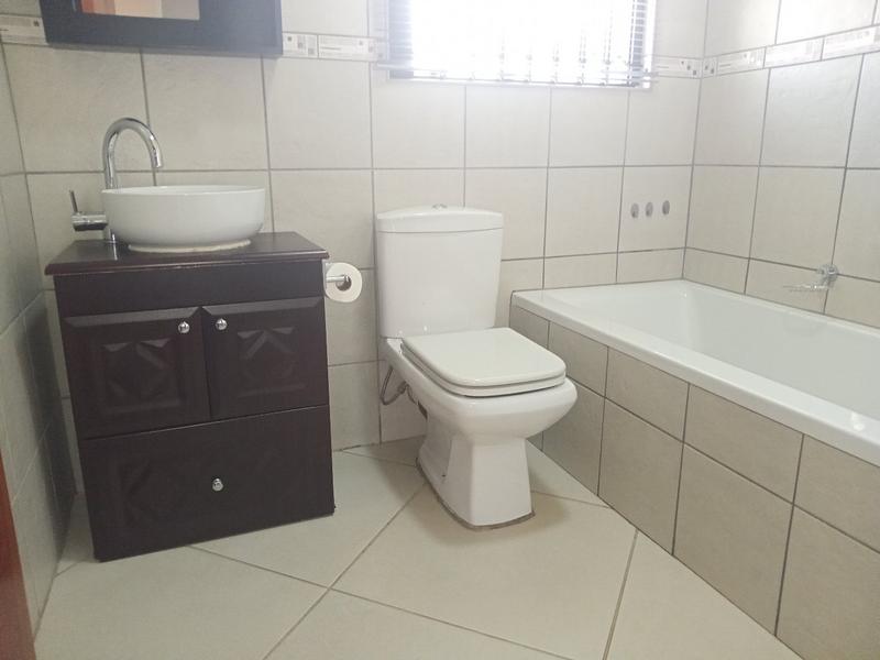4 Bedroom Property for Sale in Helikonpark Gauteng