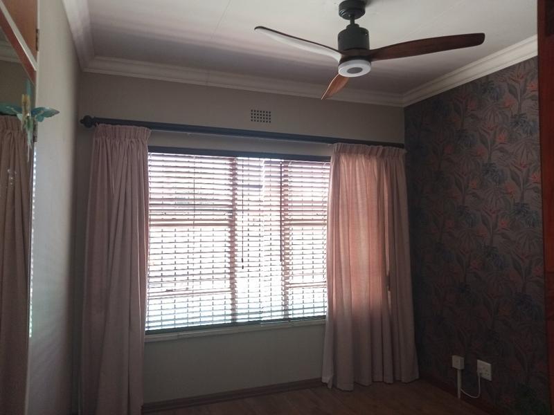 4 Bedroom Property for Sale in Helikonpark Gauteng