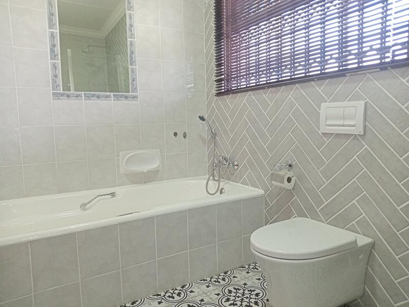 4 Bedroom Property for Sale in Helikonpark Gauteng