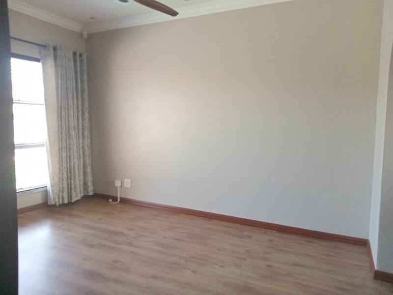 4 Bedroom Property for Sale in Helikonpark Gauteng