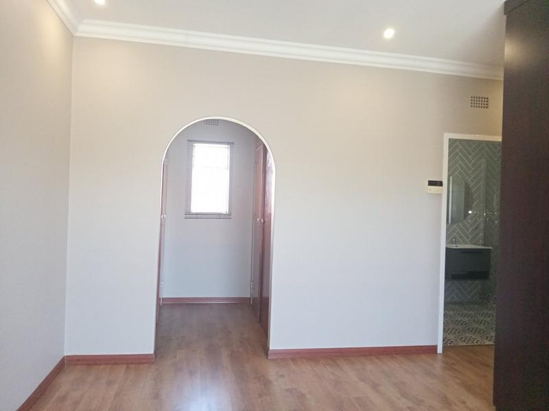 4 Bedroom Property for Sale in Helikonpark Gauteng