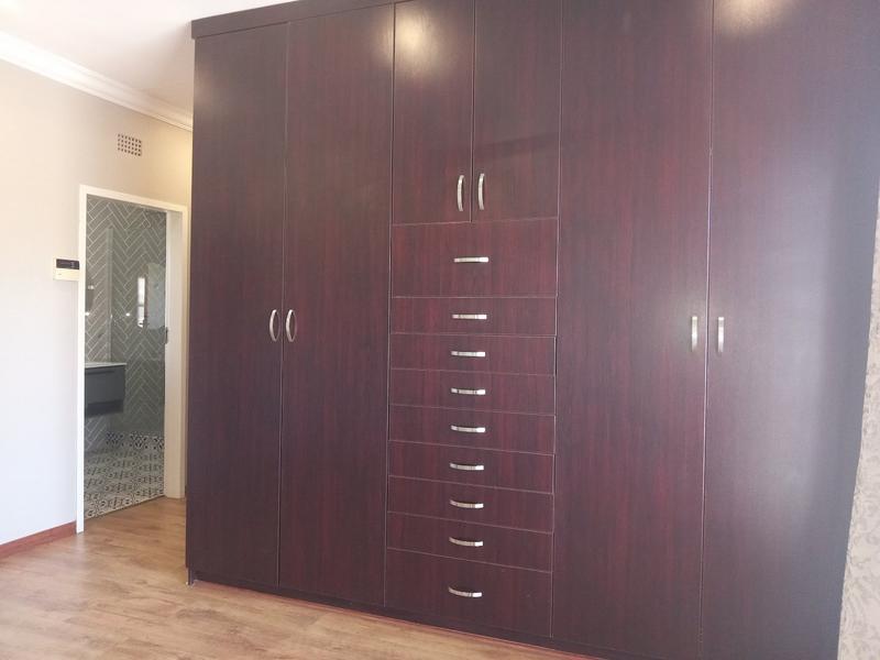 4 Bedroom Property for Sale in Helikonpark Gauteng