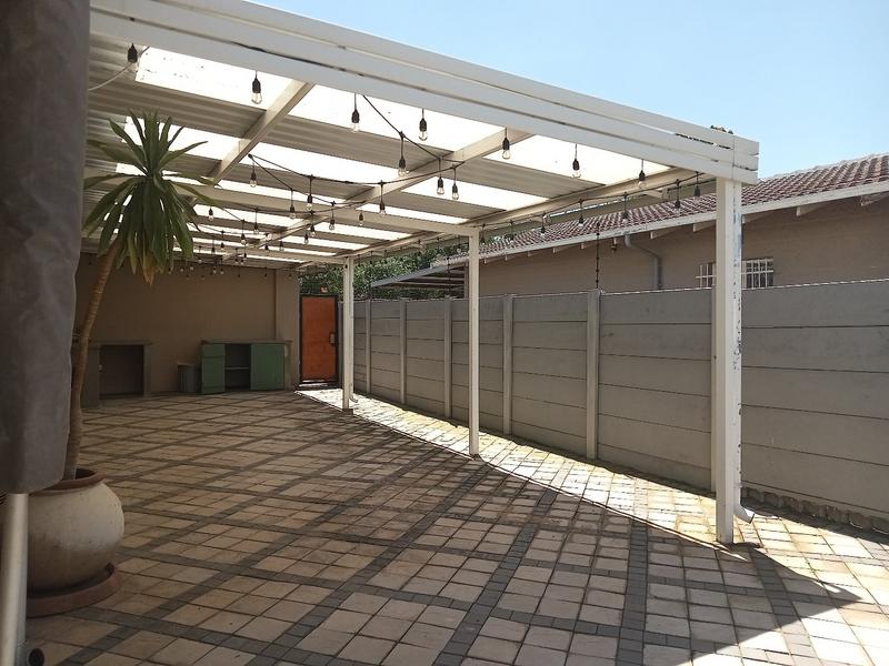 4 Bedroom Property for Sale in Helikonpark Gauteng