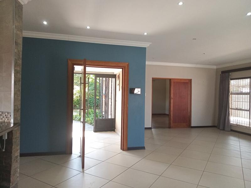 4 Bedroom Property for Sale in Helikonpark Gauteng