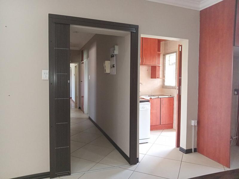 4 Bedroom Property for Sale in Helikonpark Gauteng