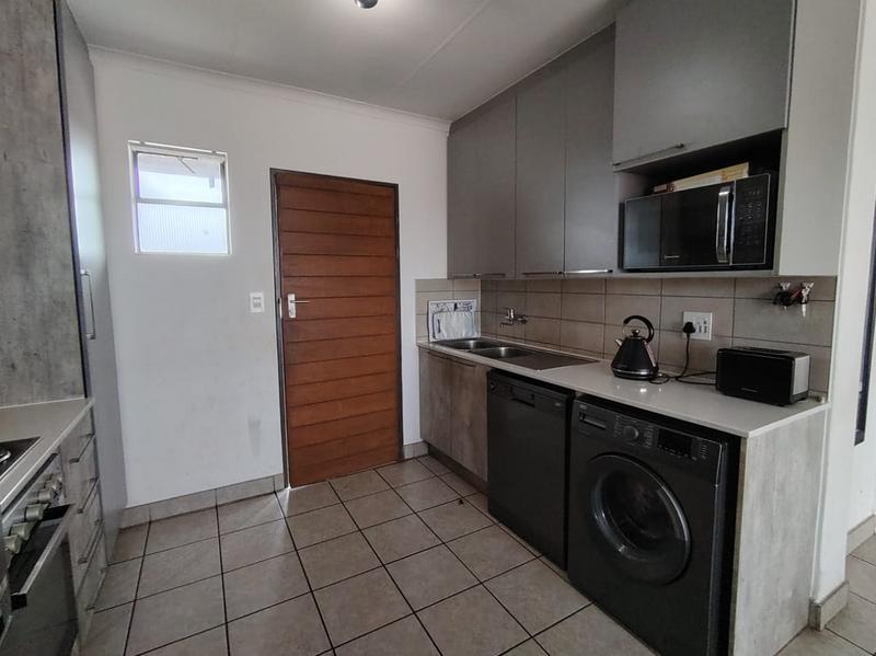 To Let 2 Bedroom Property for Rent in Monavoni Gauteng