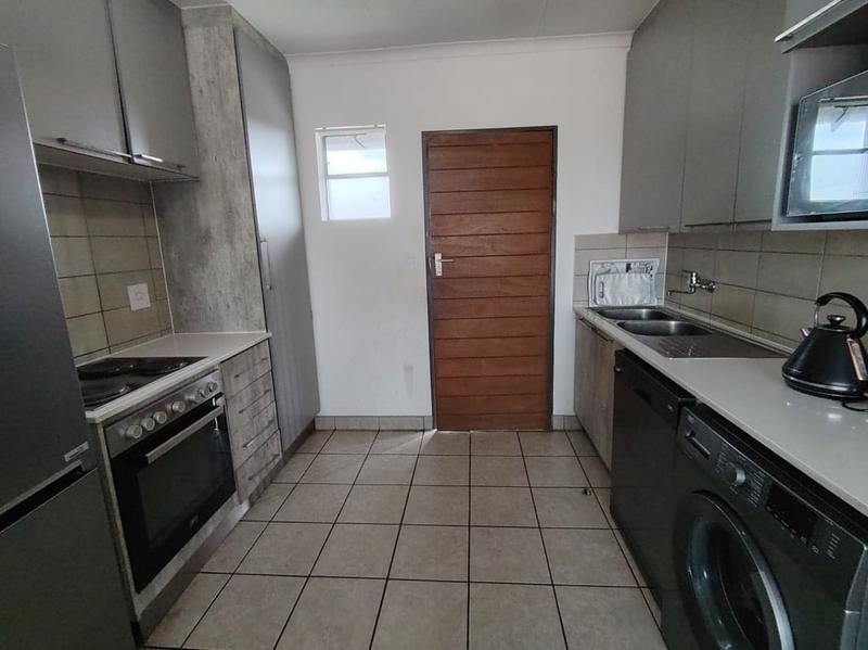 To Let 2 Bedroom Property for Rent in Monavoni Gauteng